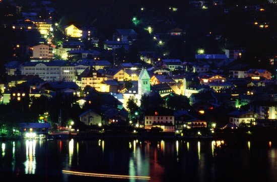 Zell am See at night